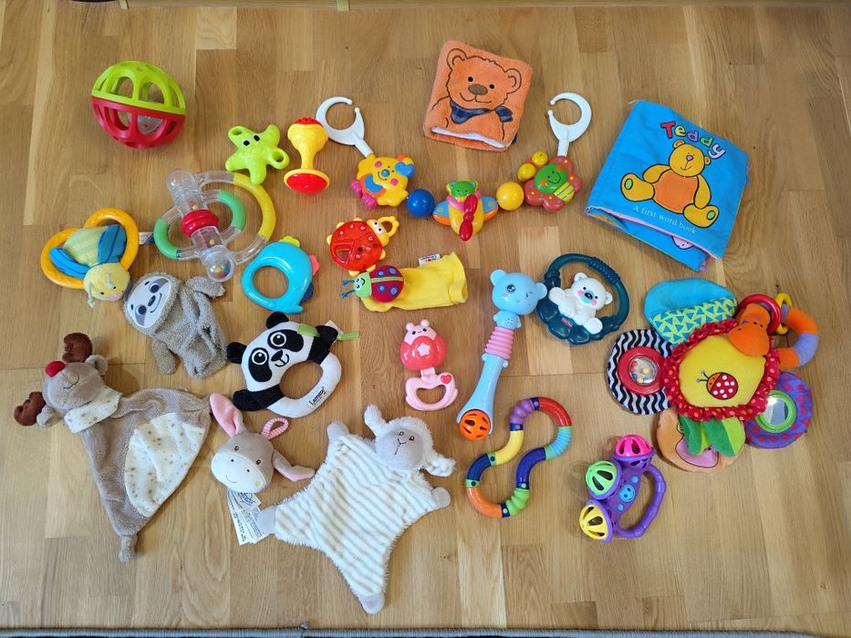 Дитячі брязкальця та м'які книжечки!