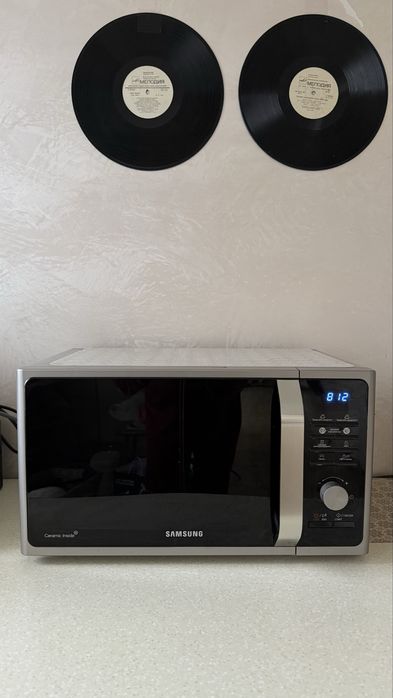 Мікрохвильова піч SAMSUNG