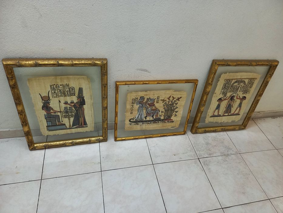 Quadros muito antigos em papiro