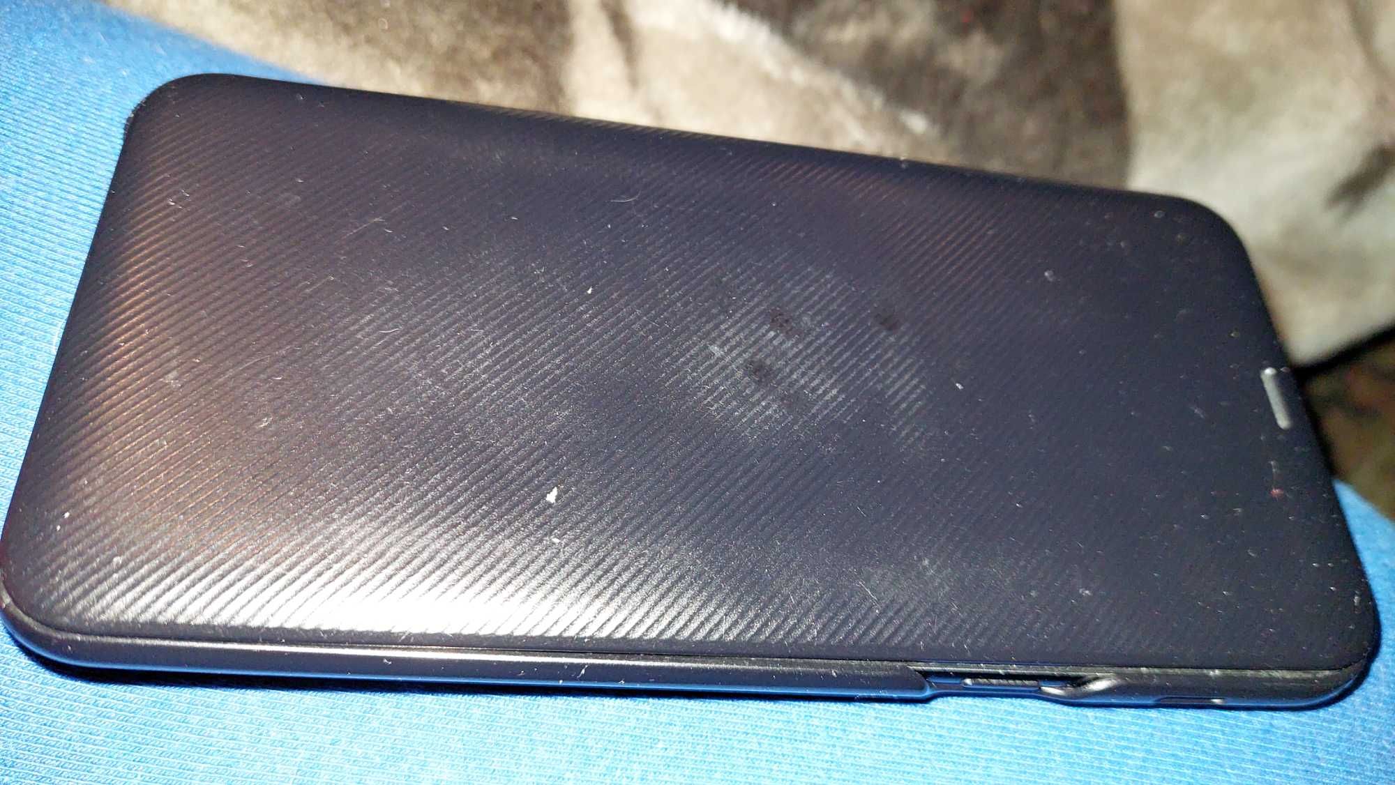 Samsung a6+ ze zintegrowanym etui