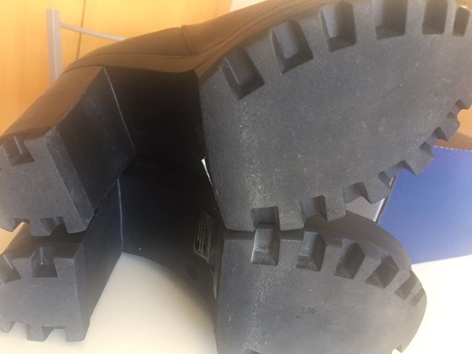 Botins pretos - tam 38 - novas