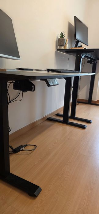 Secretárias elevatórias (conjunto ou separado)