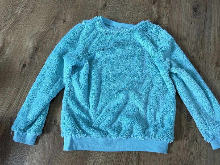 Bluza 134-140.   .
