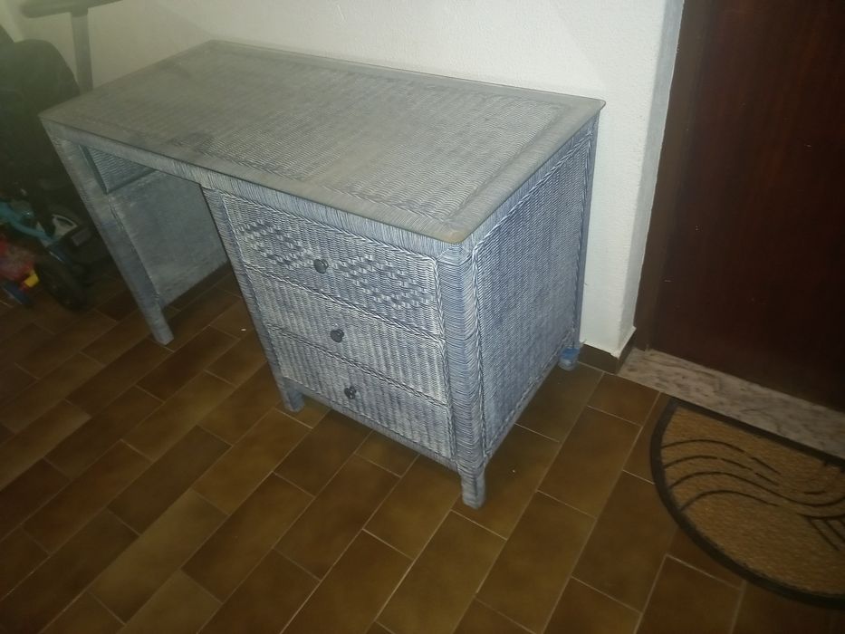 Armário de ratan,tipo secretária
