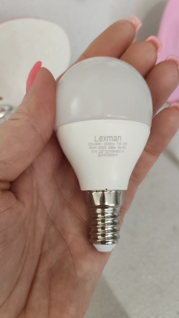 Lampa sufitowa różowa do pokoju dziewczynki