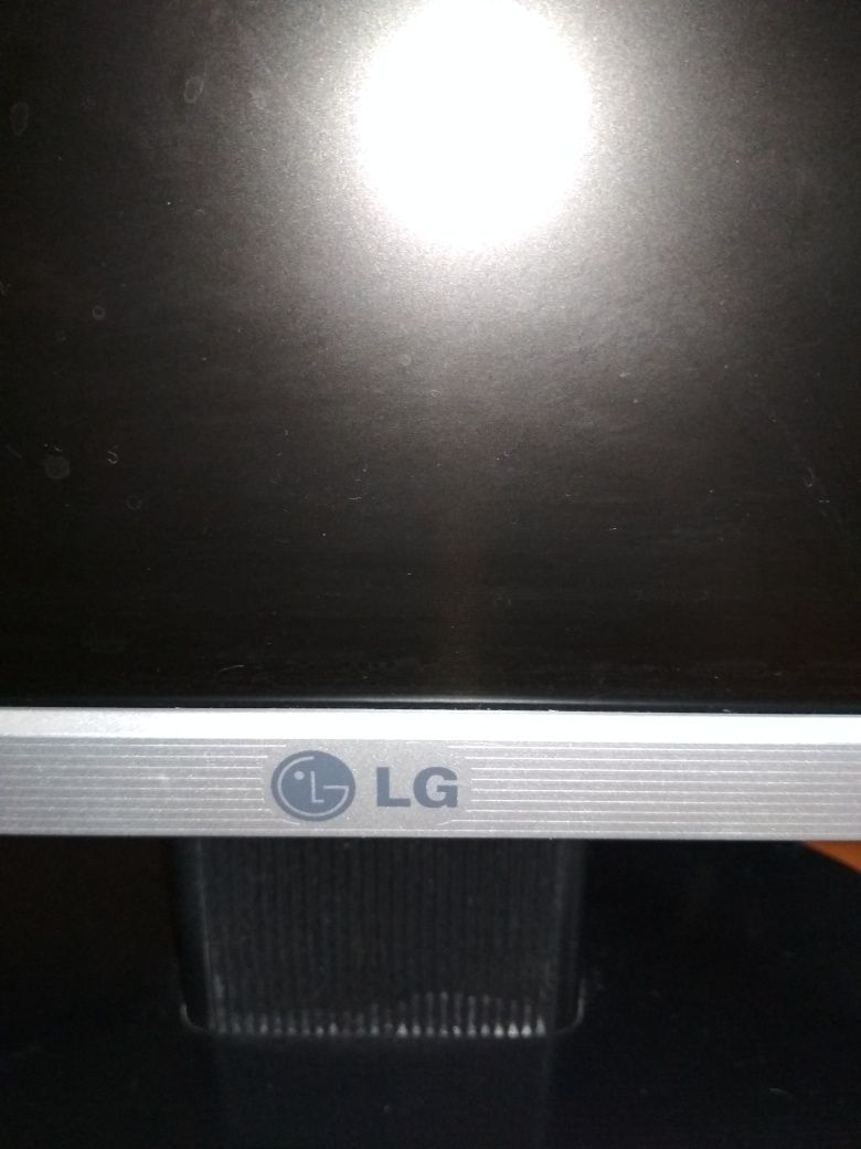 Монитор LG Flatron L1953S - SF