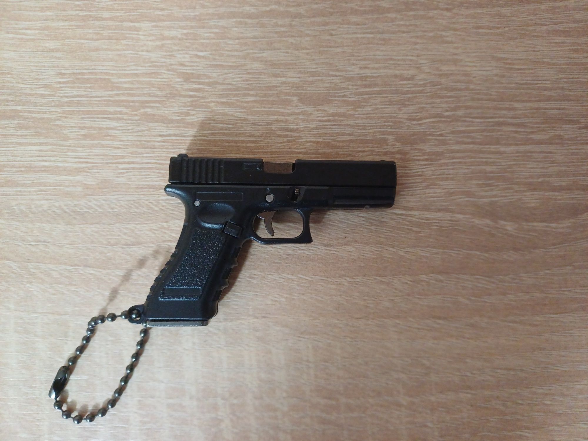 Брелок Glock17  повністю розбірний метал/пластик