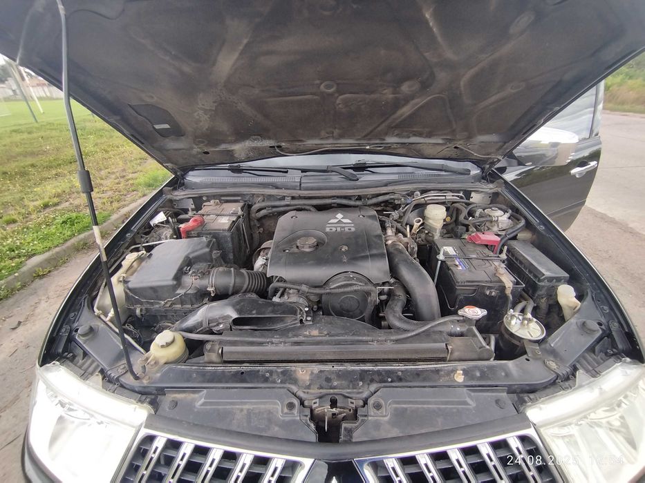 Mitsubishi pagero sport 2011