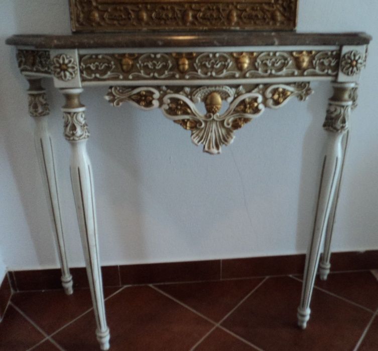 Conjunto Antigo com mesa e espelho