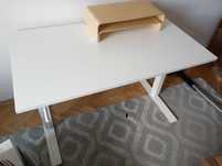Biurko regulowane IKEA Skarsta/Trotten + Krzesło biurowe JYSK gratis!