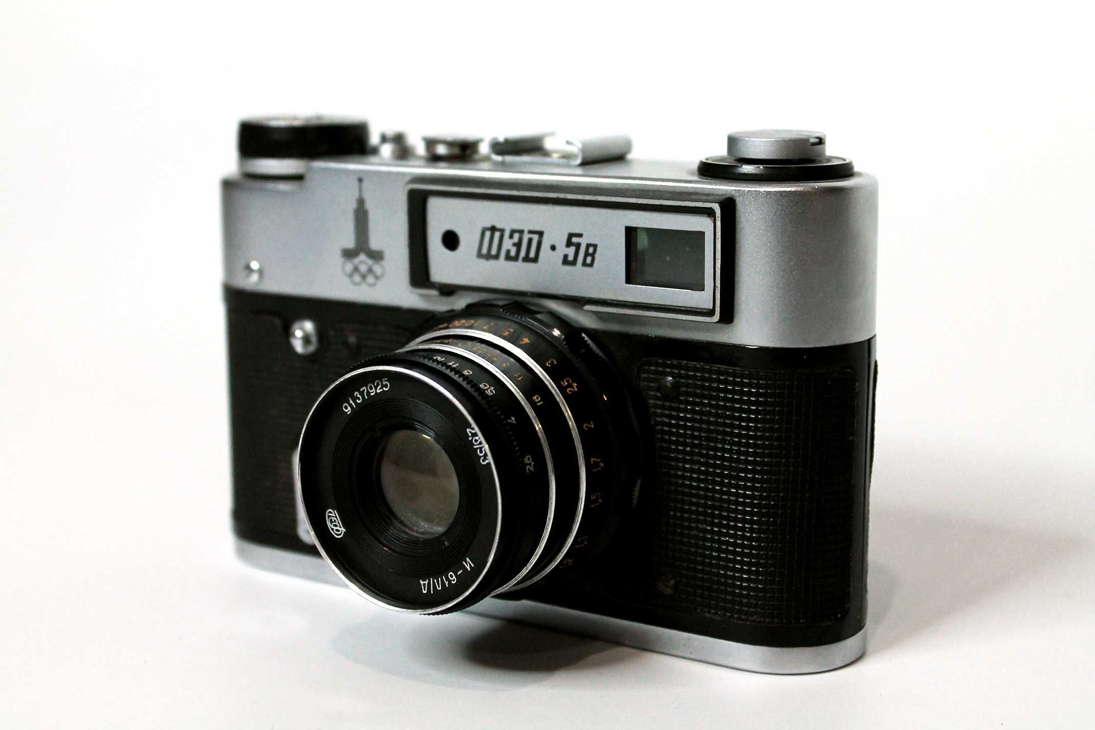 Фотоапарати: Zeiss Ikon Tenax, Зенит-С, Зоркий 4, ФЭД-5В.