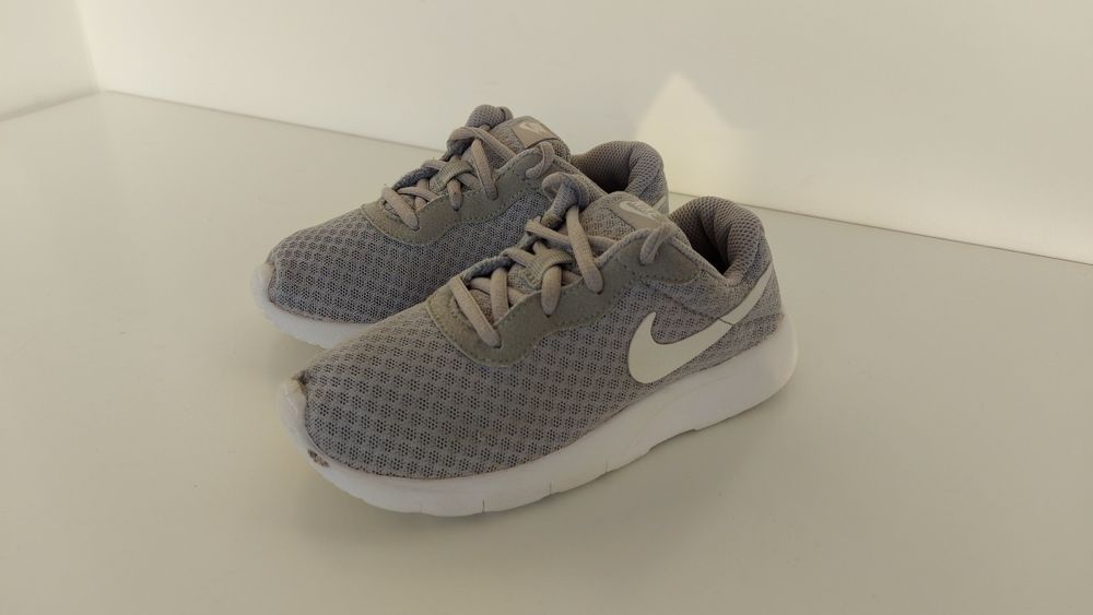 Buty dziecięce Nike Tanjun szare w rozmiarze 31