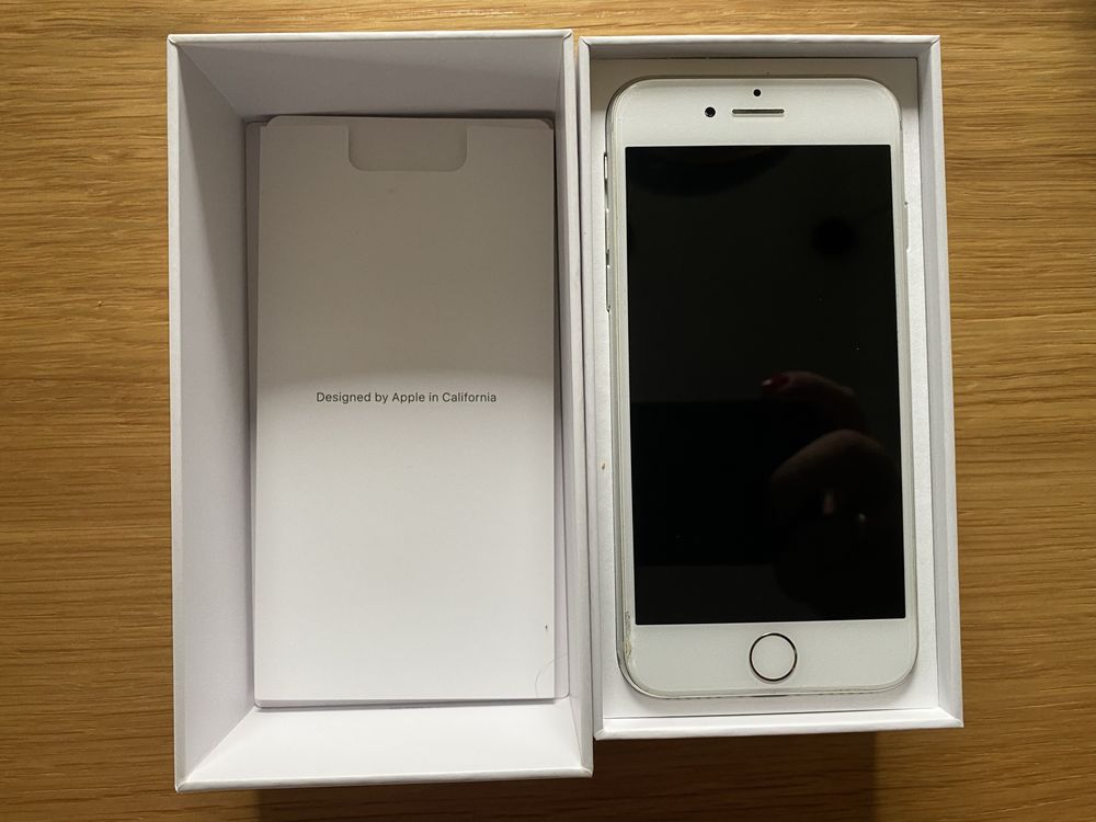iPhone 8 Silver 64 GB (Model A1905) stan dobry+