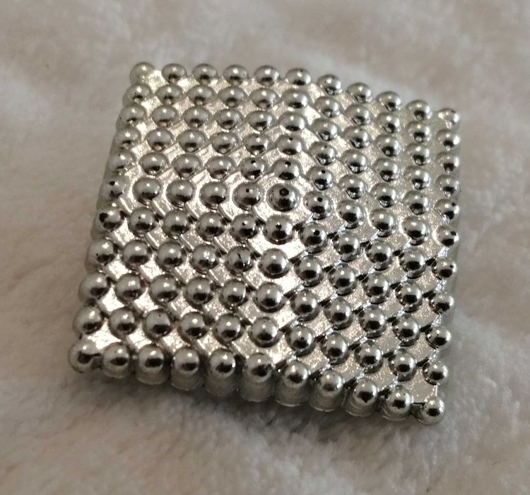 Przypinka, broszka, srebrny kwadrat, 2,7x2,7cm, 30 (Biżuteria)