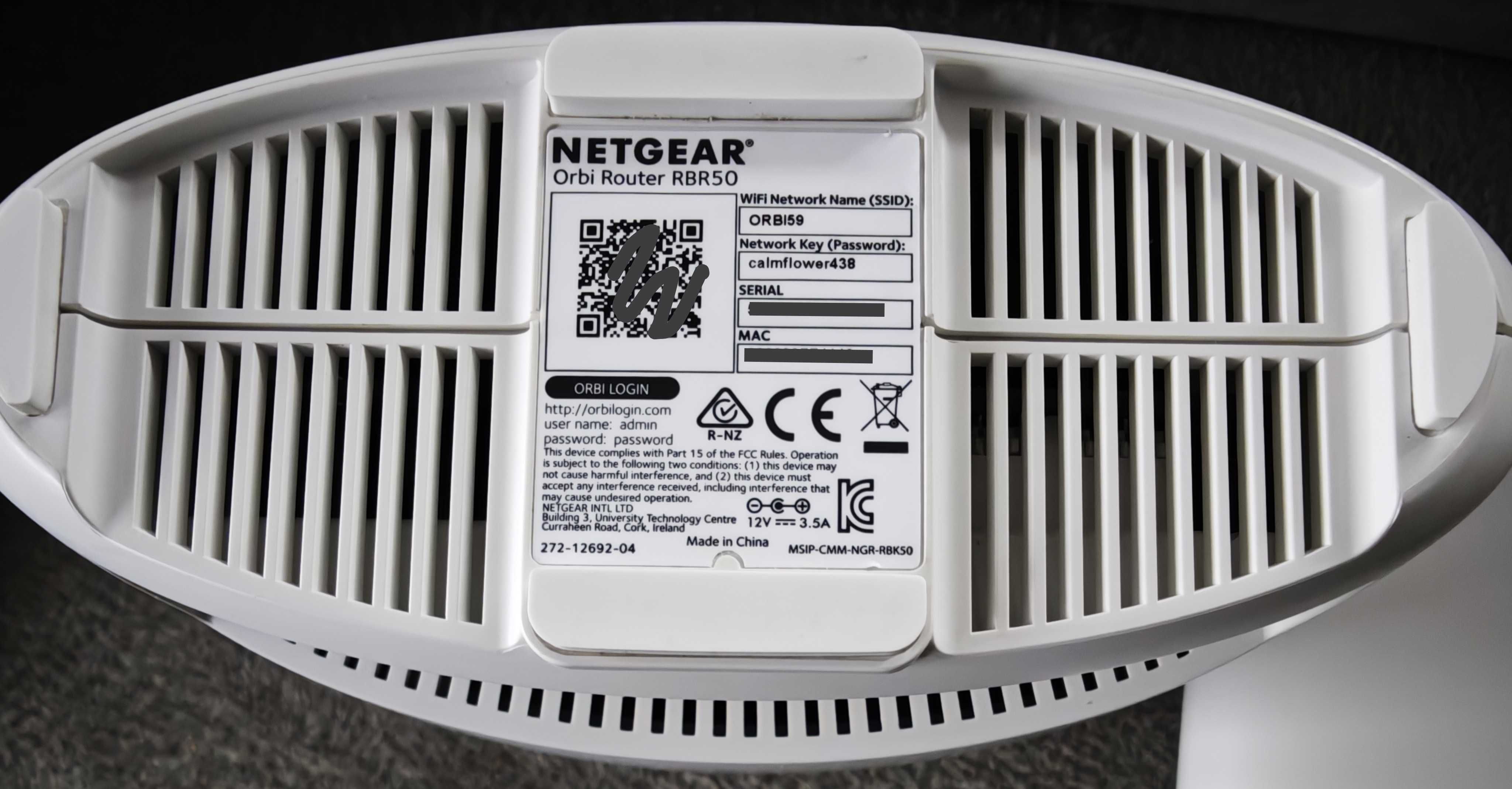 Zestaw MESH WiFi Netgear 4k LTE+ / router LBR20 + satelita RBS50