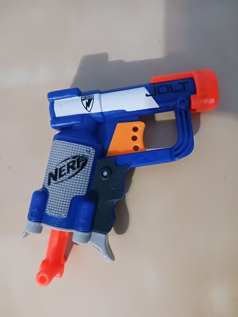 Pistola Nerf + 7 munições