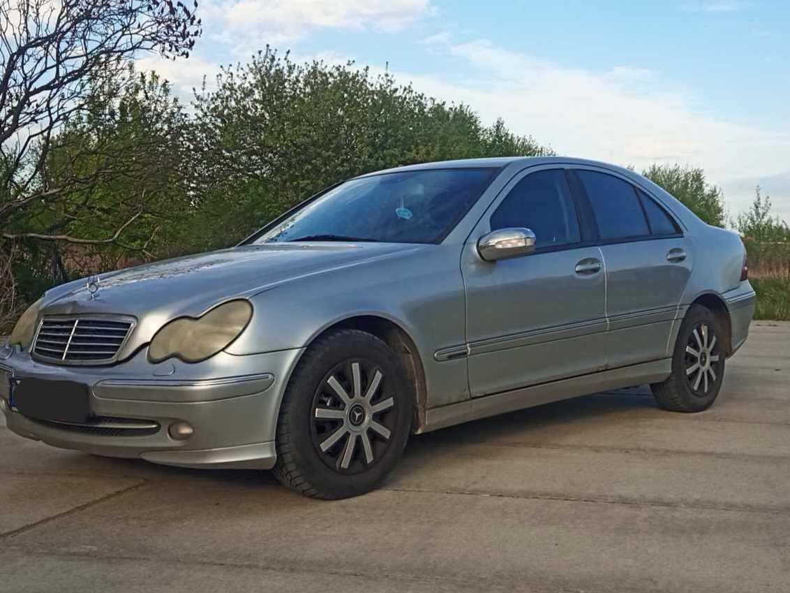 Mercedes w 203 C klasa salon Polska