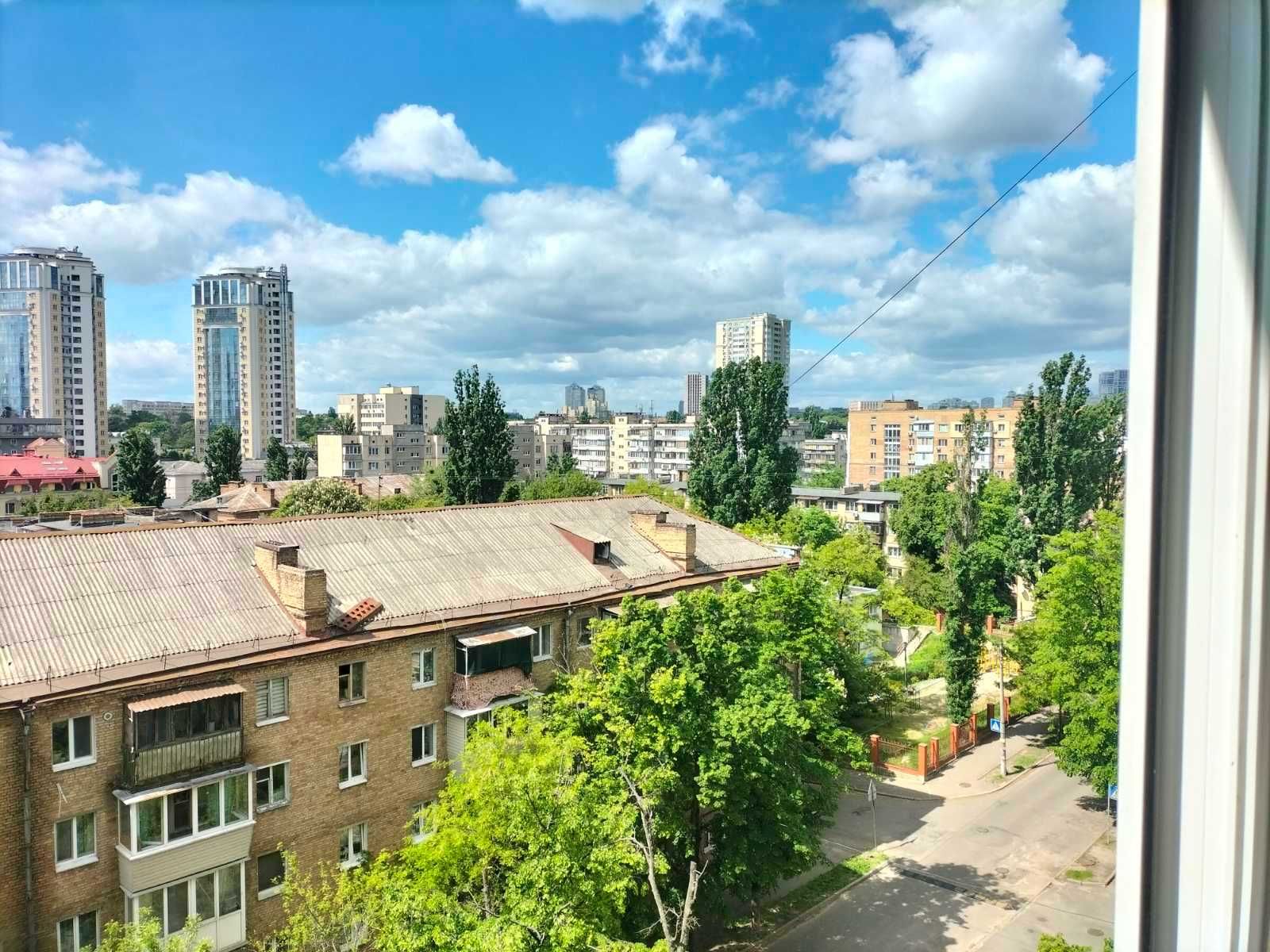 Продам 2к квартиру метро Політех, Старокиївська 9 Шевченківський район