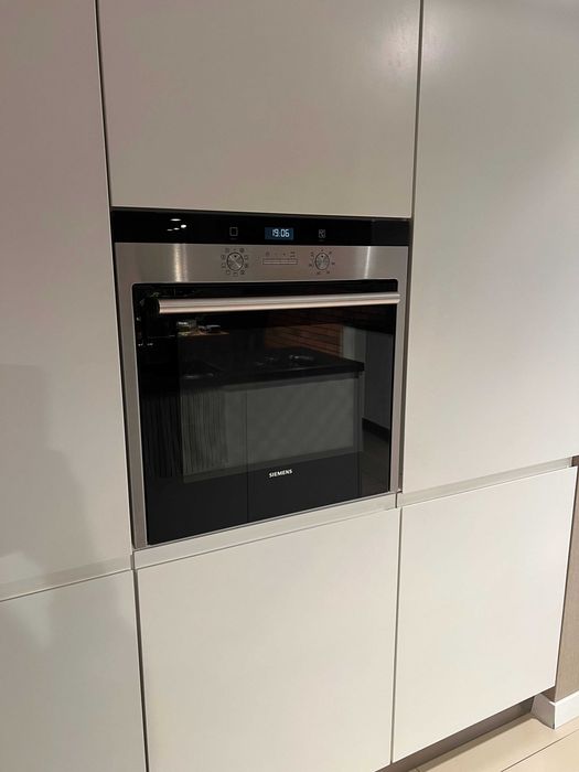 Piekarnik elektryczny Siemens HB33GB550