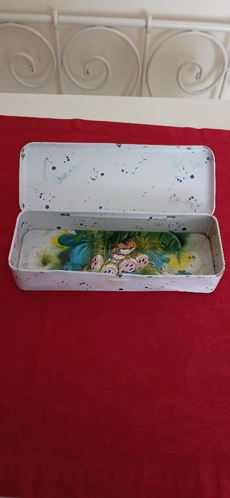 Estojo metálico Diddl, antigo