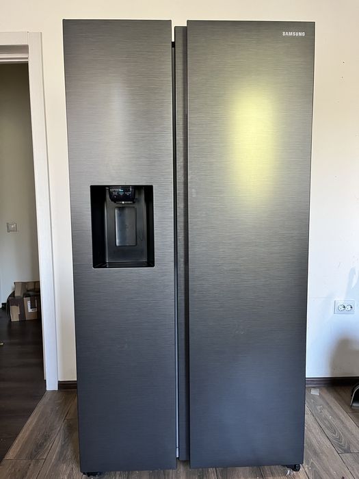 Холодильник Samsung Side-by-side RS64DG5303S9UA