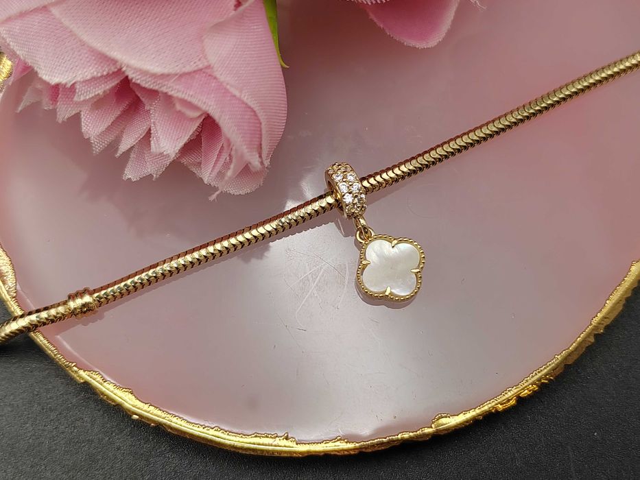 NOWY Złoty Charms Koniczyna Biała / Złoto 585