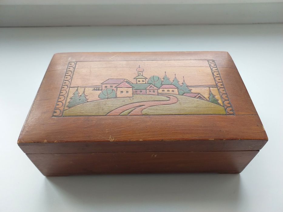 Шкатулка деревянная