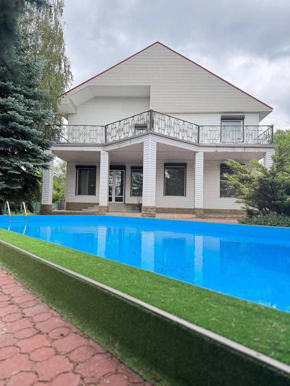Здам заміський будинок з басейном Обухівка.