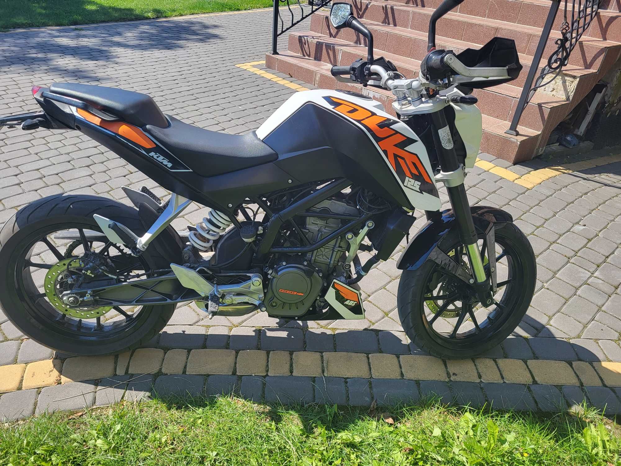 Motocykl KTM DUKE 125