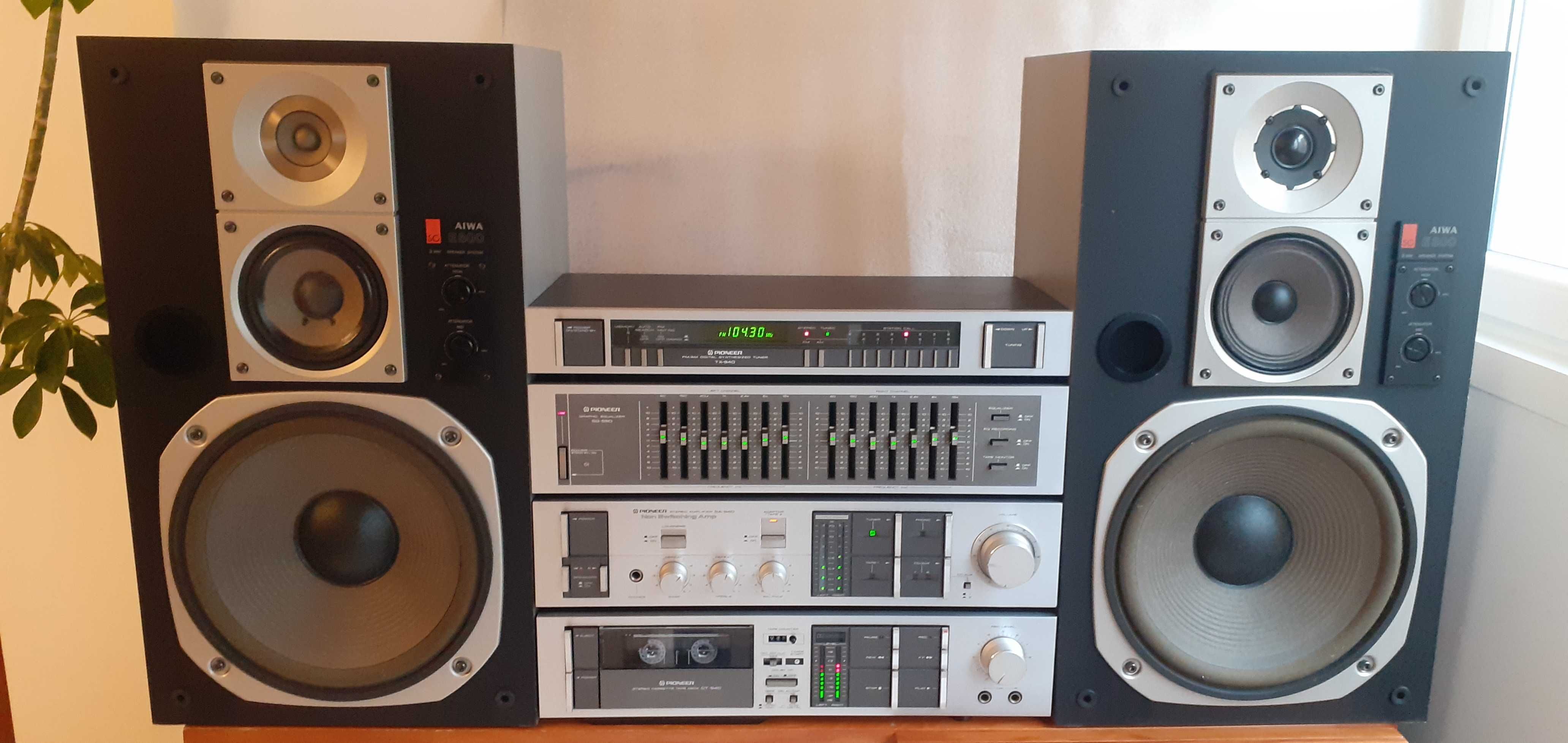 Aparelhagem Pioneer com colunas Aiwa