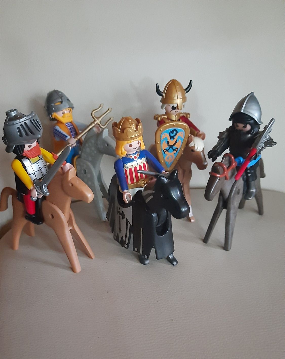 Playmobil  rycerze na koniach