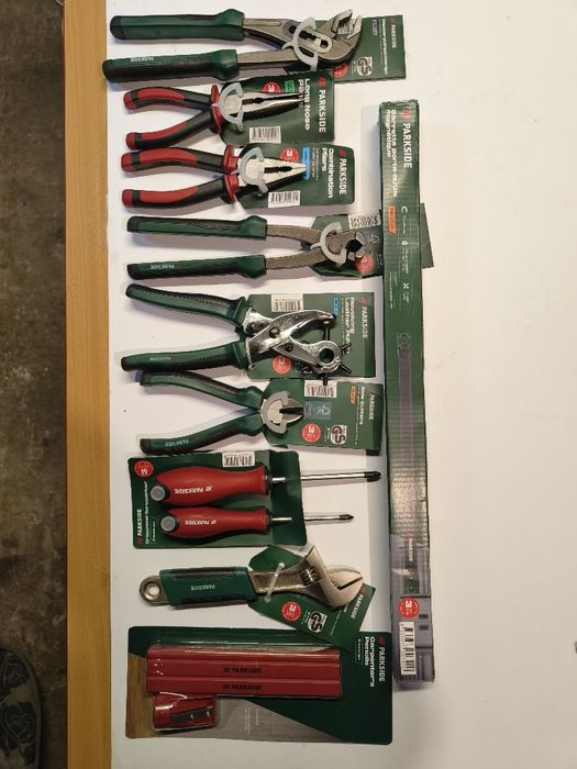 Zestaw narzędzi w całości jak na zdjęciu lub pojedyncze szt