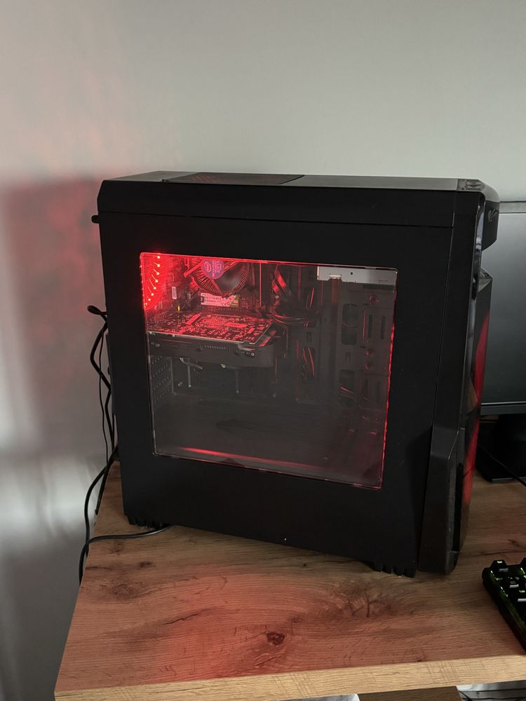 Komputer stacjonarny + monitor