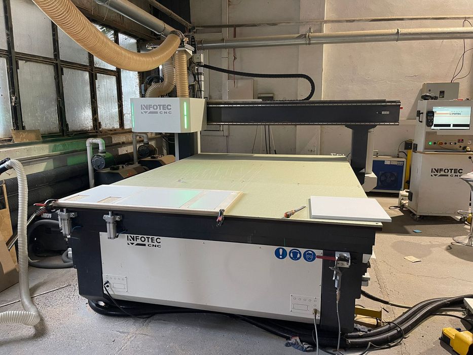 Frezarka przemysłowa CNC  Ploter INFOTEC 3121 EVO