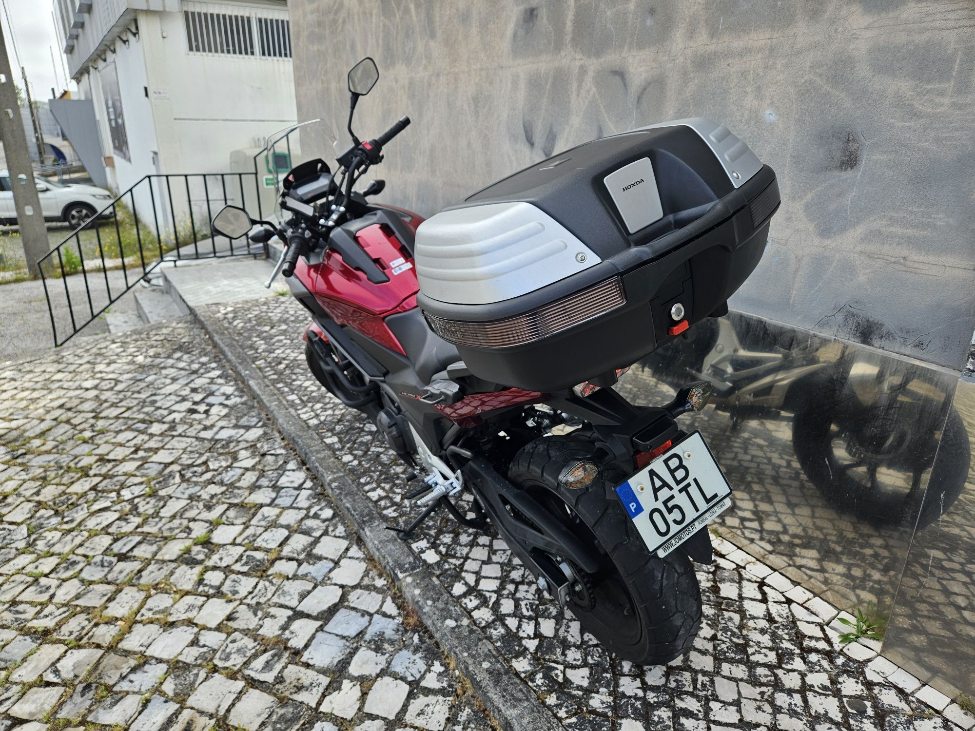 NC 750 X 2020 + descanso central + 3 malas + protetor de motor Givi