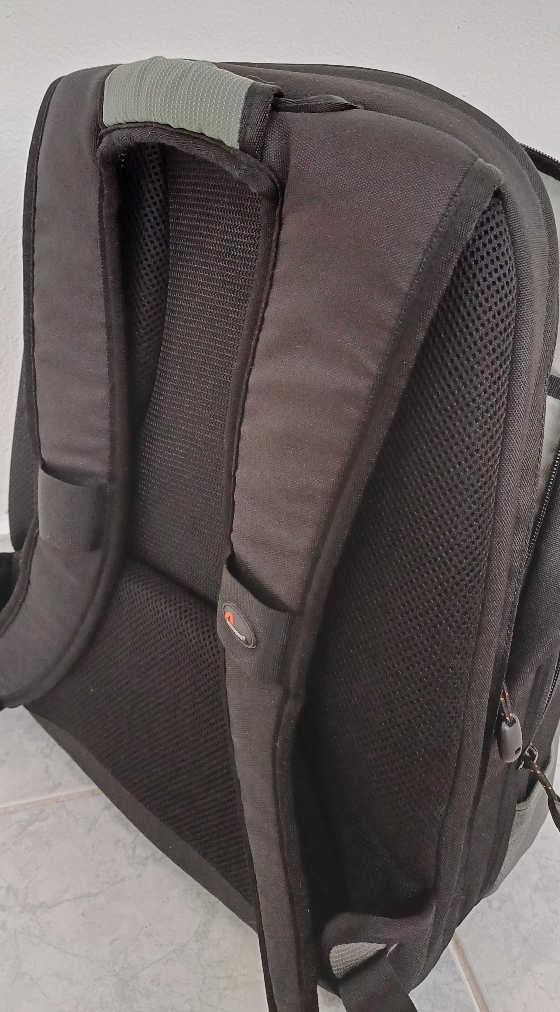 Mochila Lowepro Compudaypack