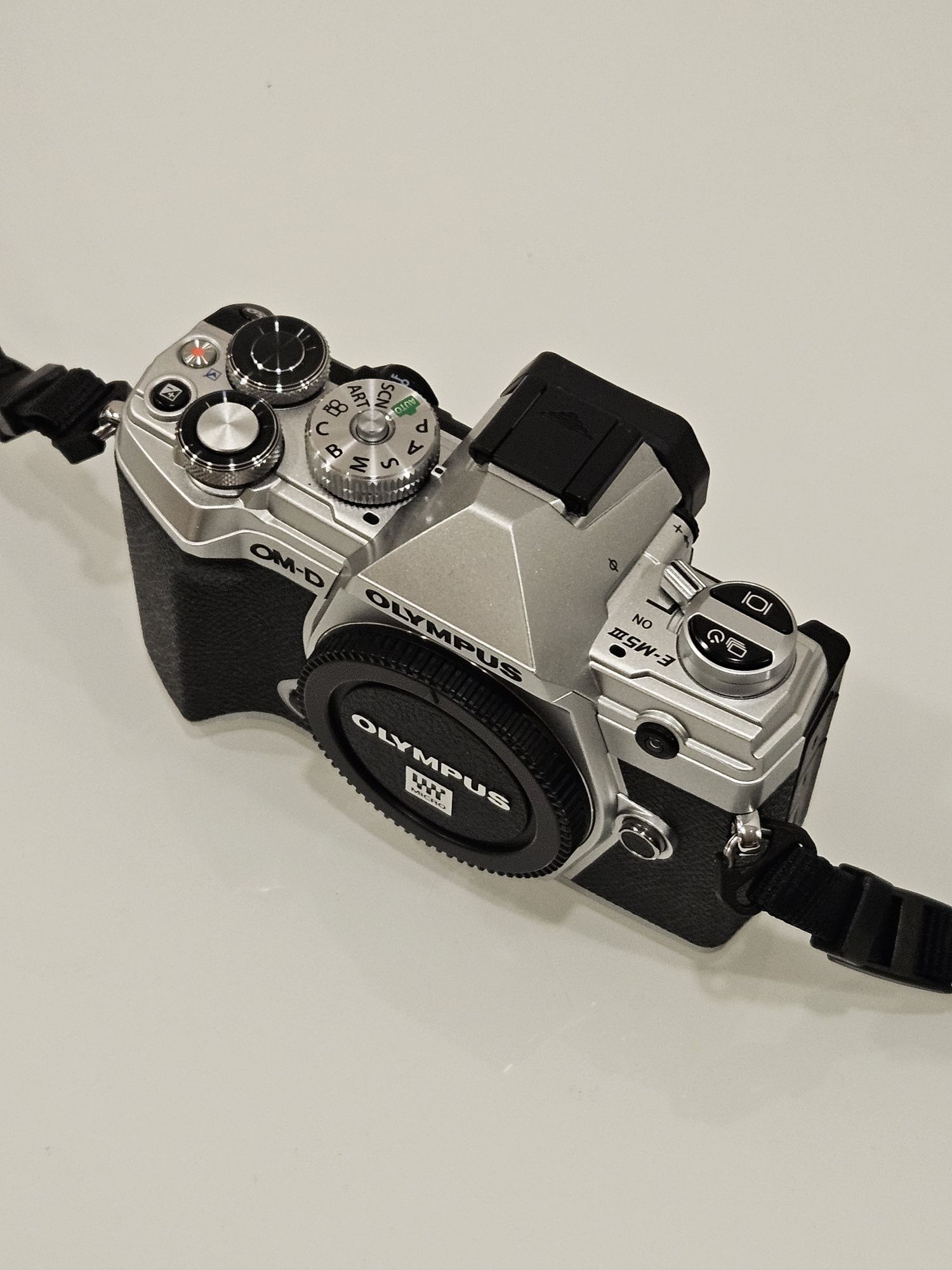 Máquina Olympus OM-D E-M5 Mark iii