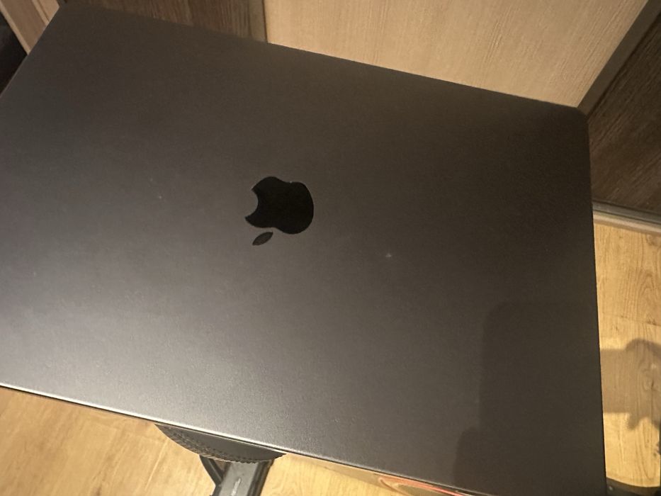 MacBook Pro 14" M3 pro 18 ram 1TB SSD