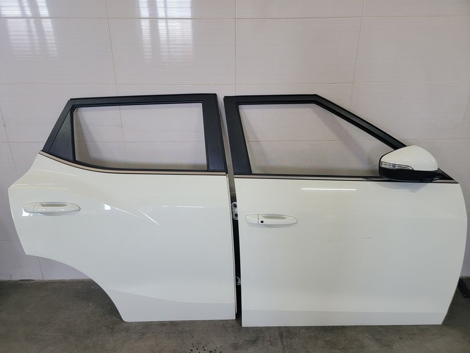 Двері передні-задні SSANG YONG TIVOLI 2015-..