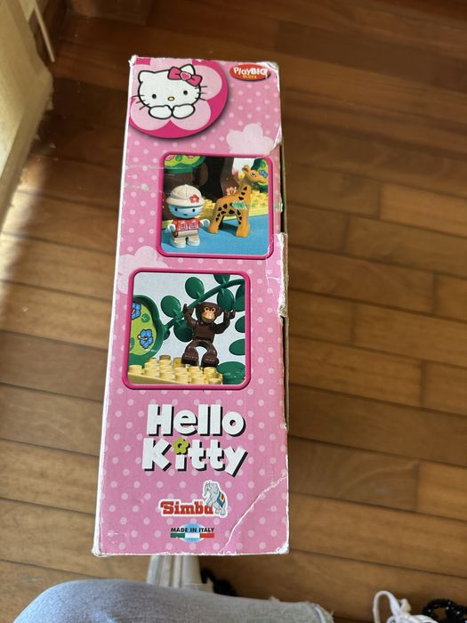 Hello kitty safari