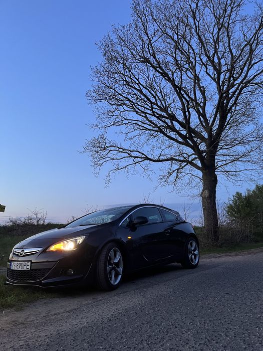Opel Astra J GTC