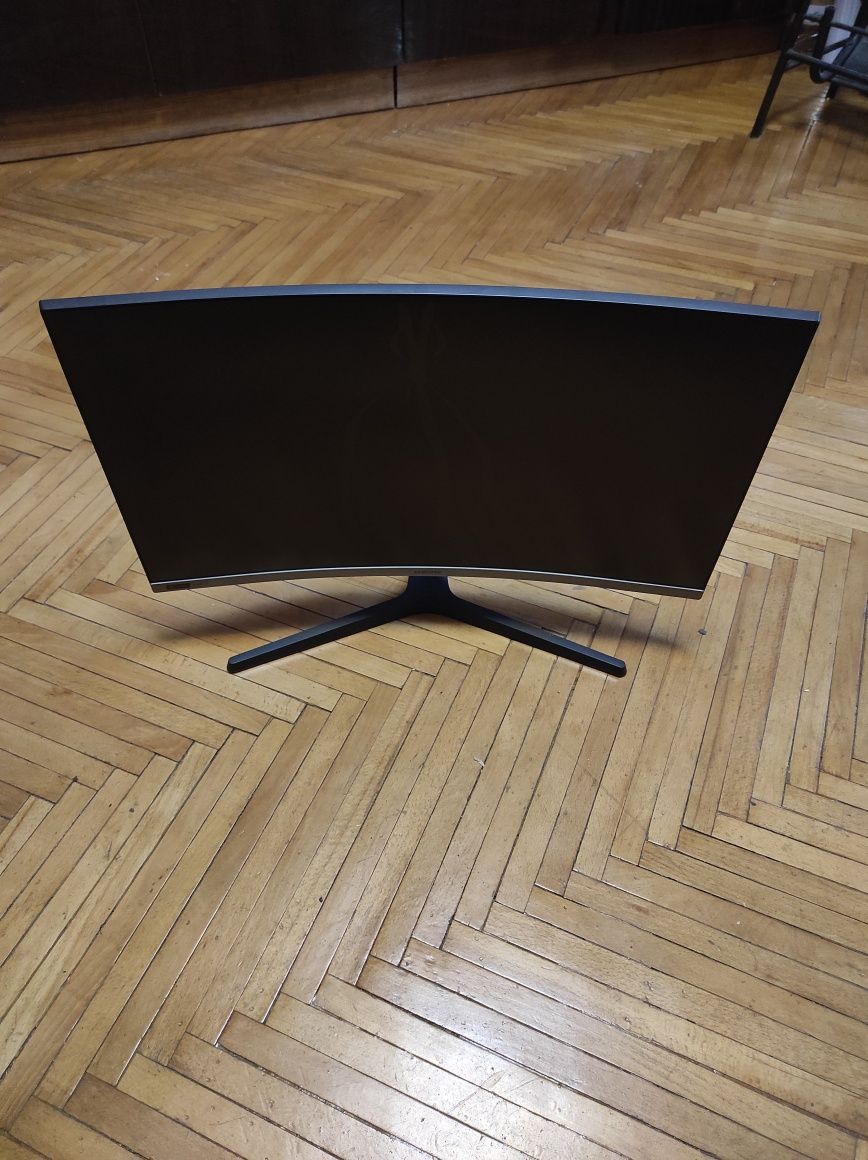 Монитор согнутый Samsung C27RG50FQI. Битая матрица.