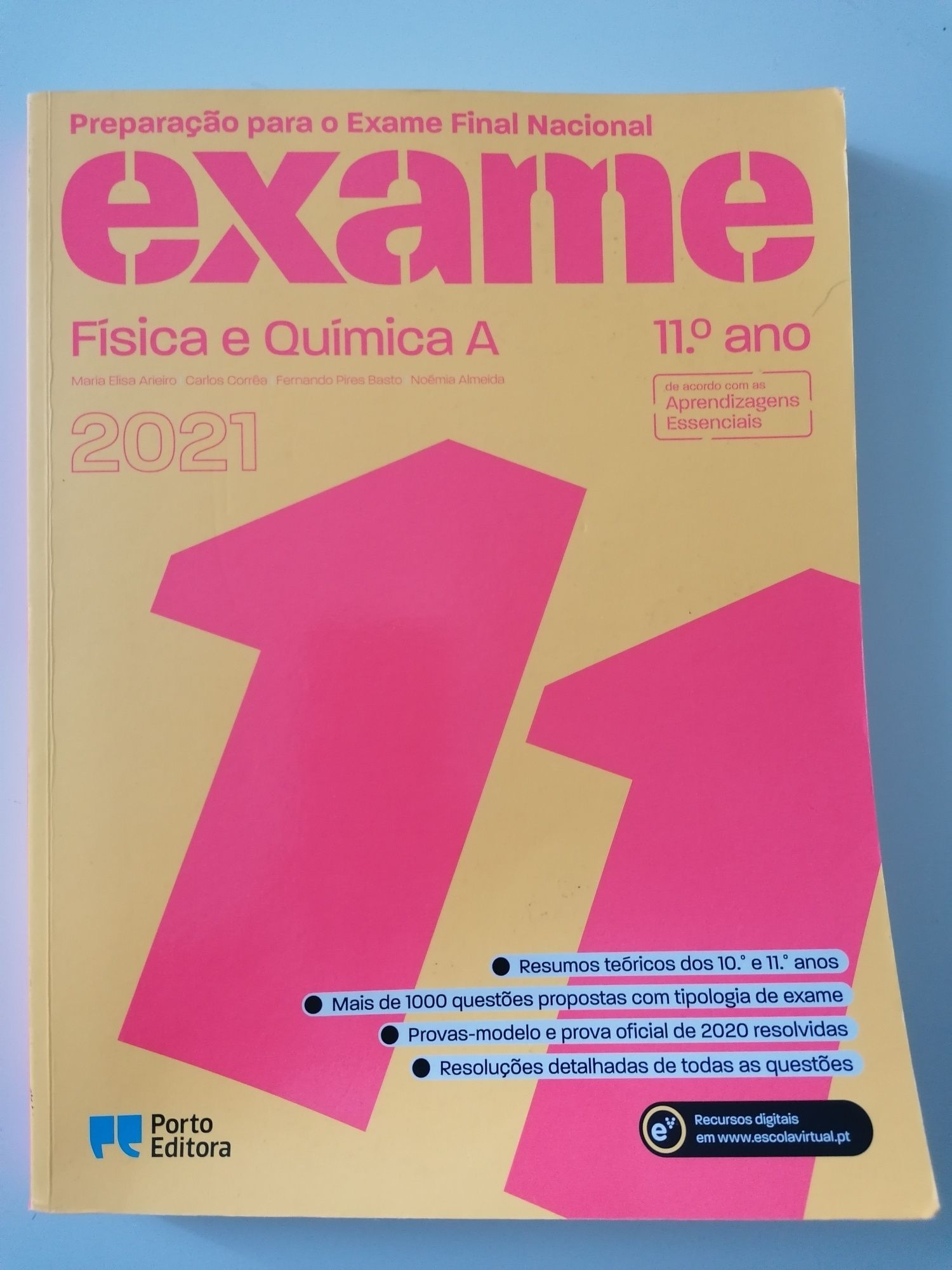 Caderno/livro exames Física e Química