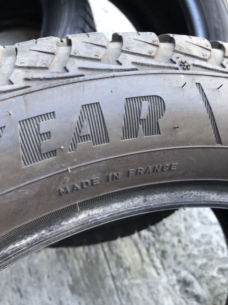 215/55/17 goodyear vector4season
