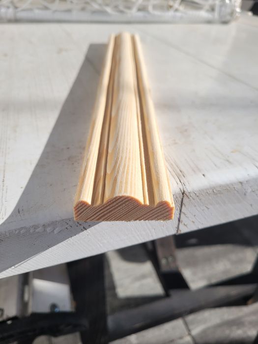 Listwy wykonczeniowe dekoracyjne frezowane scienne