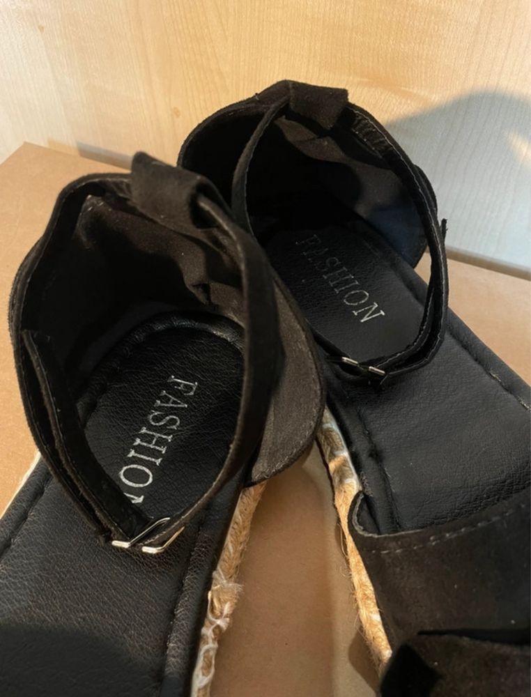Czarne sandały Fashion