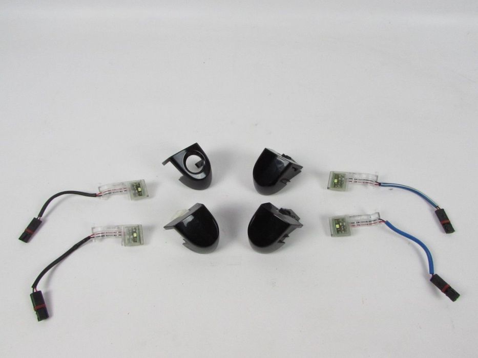 Luzes de cortesia  EM LED / PUNHOS DAS PORTAS SEMI-NOVO/ ORIGINAL BMW 1 (F20)/BM...