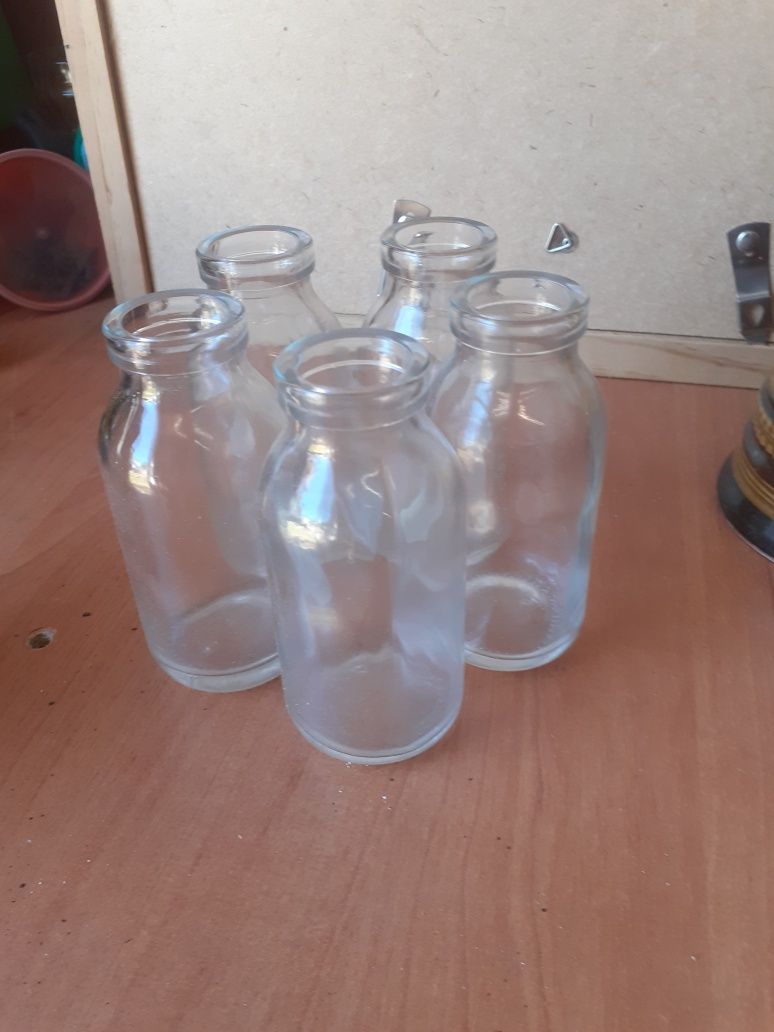 Stare butelki szkło łączone