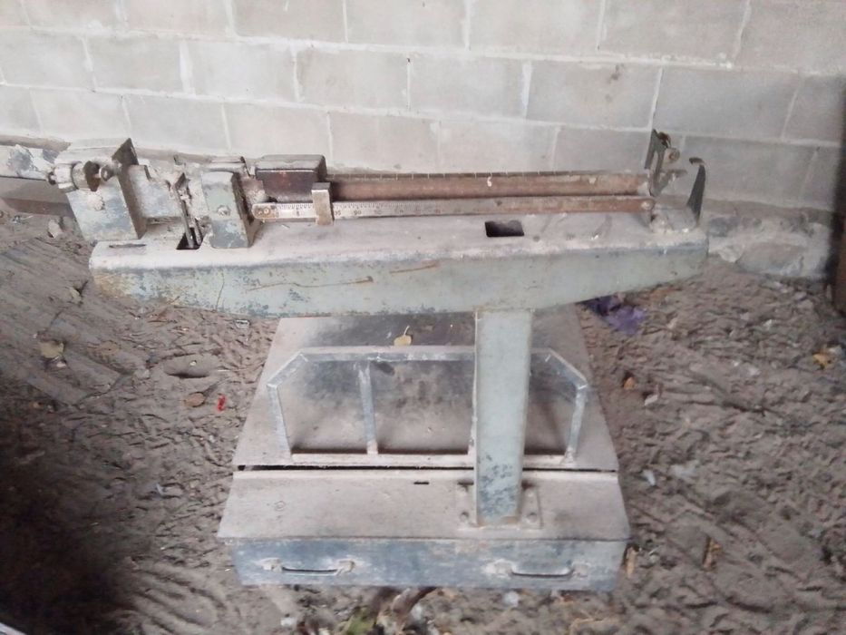 Ваги механічні 1000 кг. Ціна 3100.