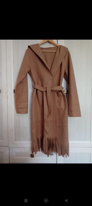 Płaszcz z frędzlami